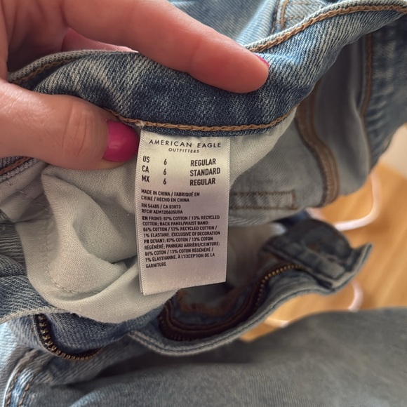 AE Strigid High-Waisted Stovepipe Jean - Picture 7 of 9